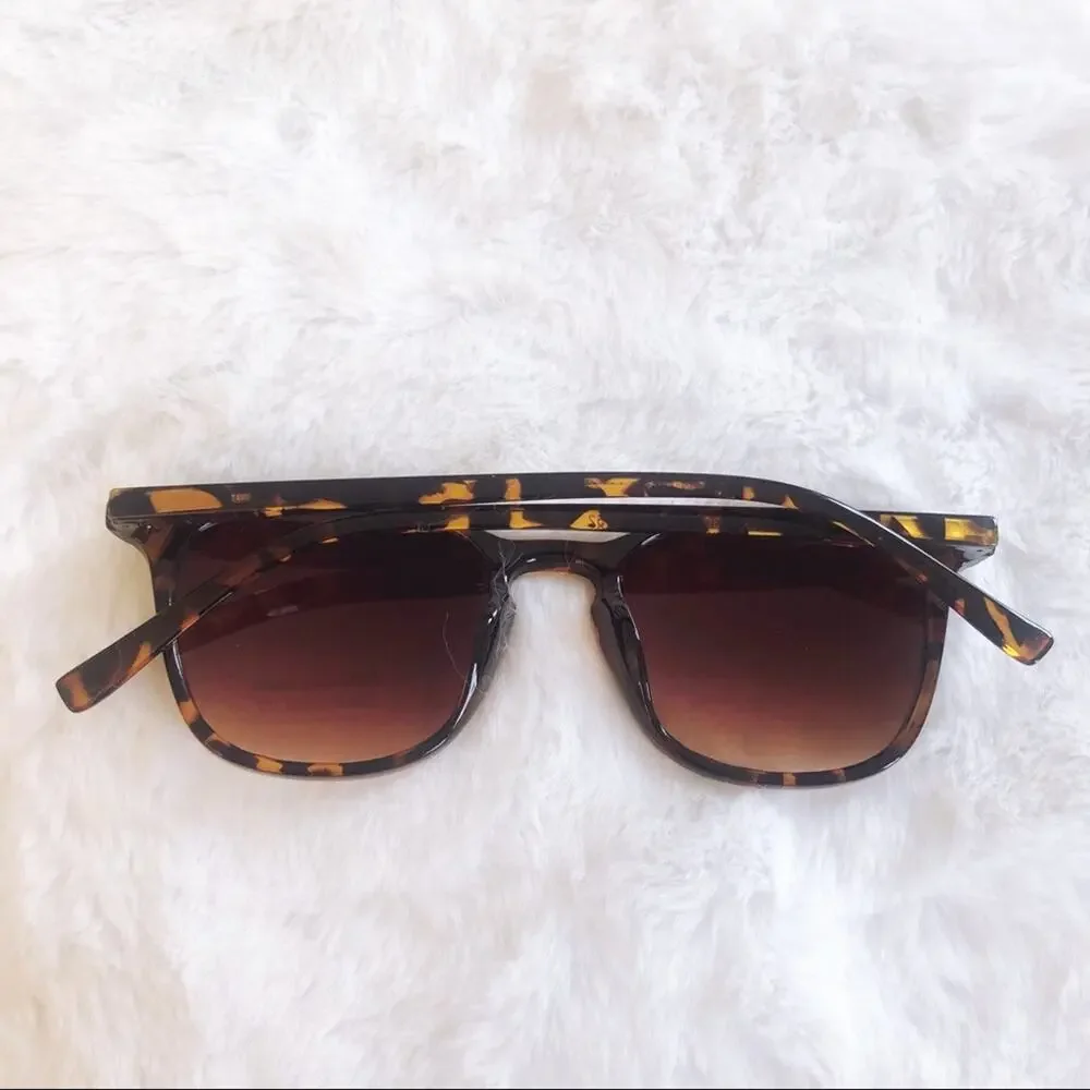 Luca Brown Classic Aviators Oval Sunglasses